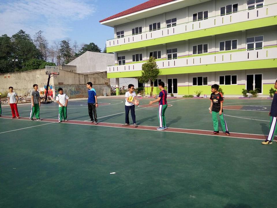 Rugby Introduction at PJOK SMPIT Auliya Banten
