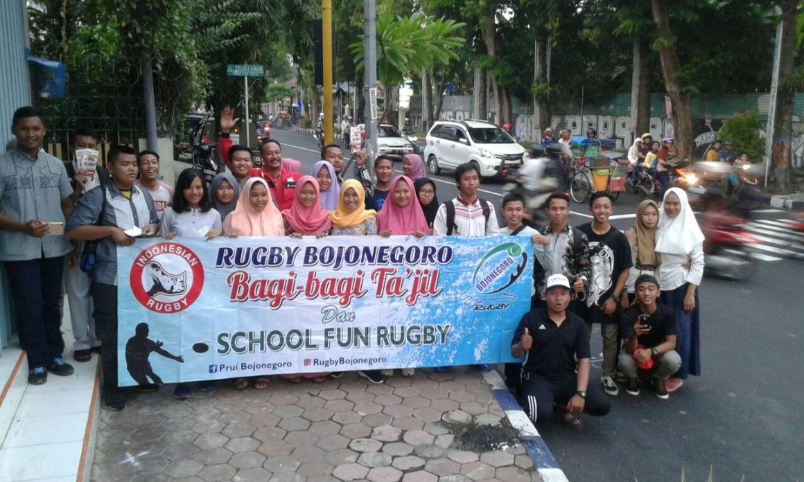 Takjil Distribution from Rugby Bojonegoro on Holy Ramadhan Month