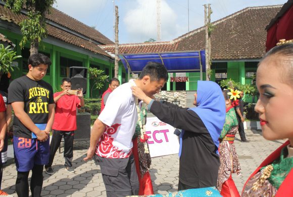 Perkenalan Rugby di 8 Provinsi dalam Kerjasama PRUI dengan JICA dan RKU Perkenalan Rugby di 8 Provinsi dalam Kerjasama PRUI dengan JICA dan RKU